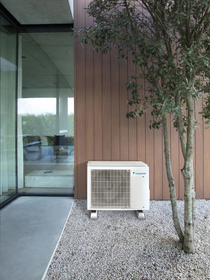 Klimaanlage Paket S: Daikin Emura3 Mono-Split System – für 1 Raum